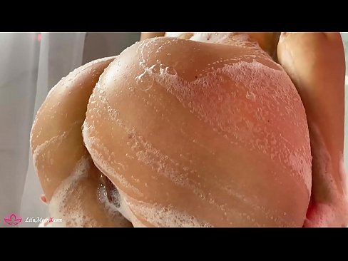 ❤️ Brunette Anapiga Pussy kwa Pussy kwa Vibrator hadi Orgasm kali katika Shower Ponografia tu ❌️